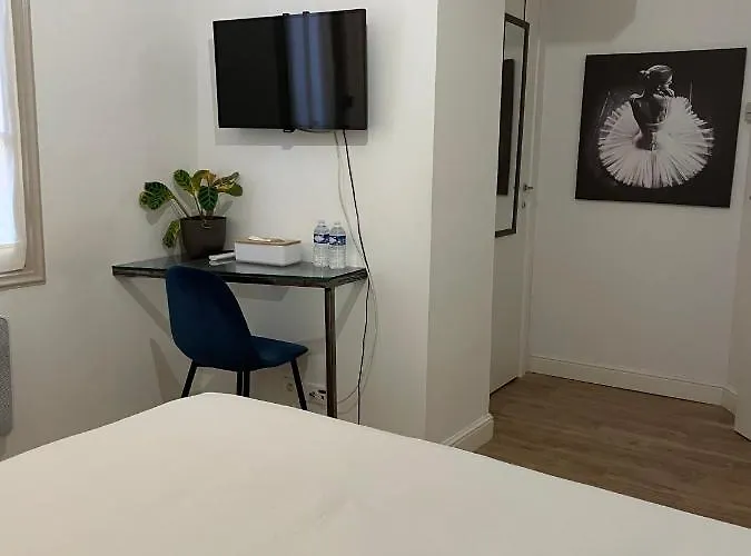 Chambre moderne, proche Monaco Maison d'hôtes 3*