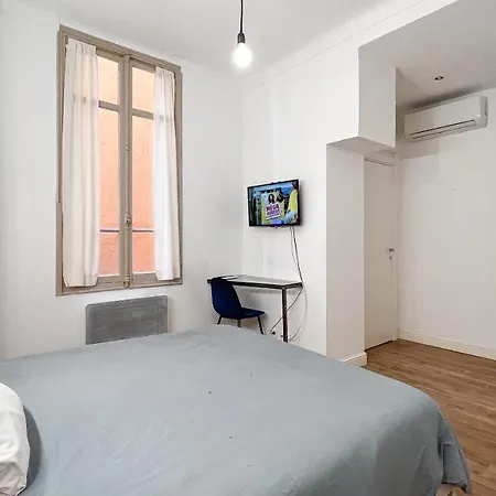 בית הארחה Moderne, Proche Monaco 3*